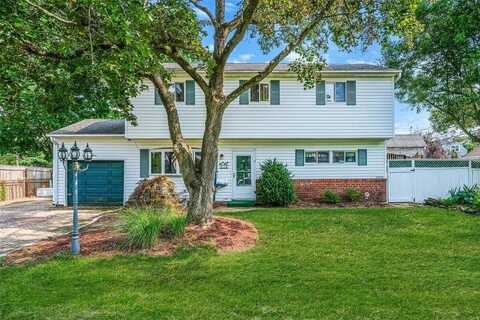 3 Woods Lane, Centereach, NY 11720