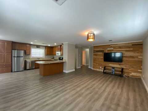 9010 Elliott Cir, Tampa, FL 33615