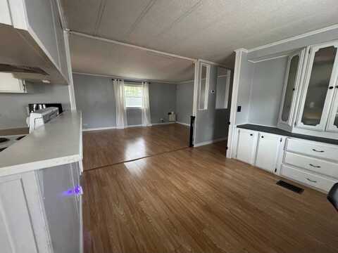 9515 Clubhouse Ln, Tampa, FL 33635