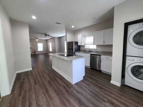 1401 Moore St, Commerce, TX 75428