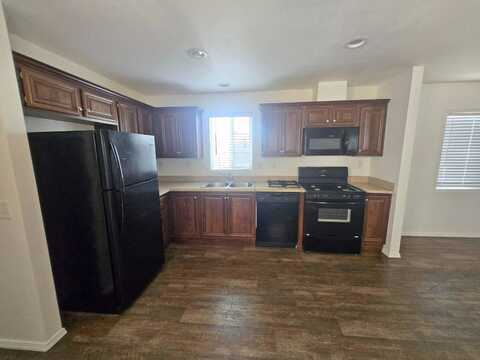 338 Petrol Rd, Bakersfield, CA 93308