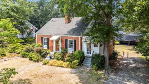 805 N Chestnut St, Aberdeen, NC 28315