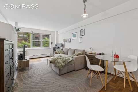 315 East 69th Street, New York, NY 10021