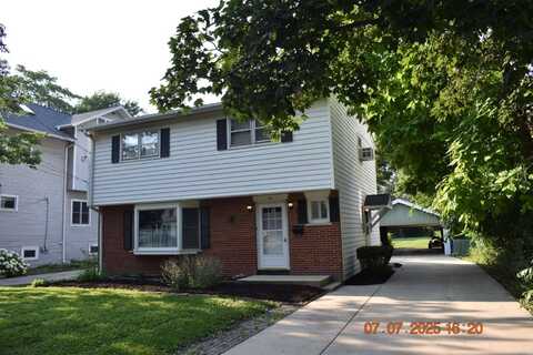 58 E Division St, Villa Park, IL 60181