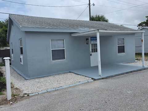 7 Pine Ridge Dr., Riviera Beach, FL 33404