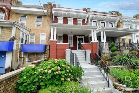 27-12 Ditmars Boulevard, Queens, NY 11105