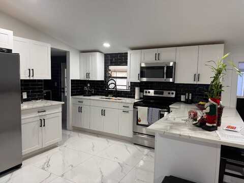 9135 Berkshire Ln., Tampa, FL 33635