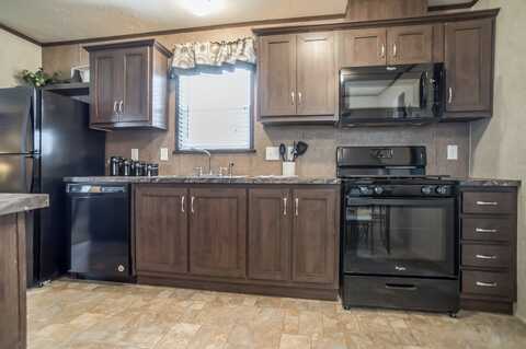 30 Pine, Highland, MI 48357