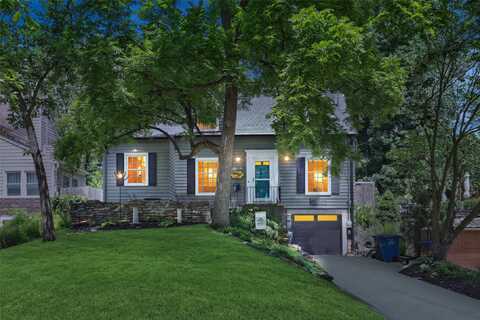 3923 Maquoketa Drive, Des Moines, IA 50311