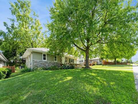 2300 Locust Street, West Des Moines, IA 50265