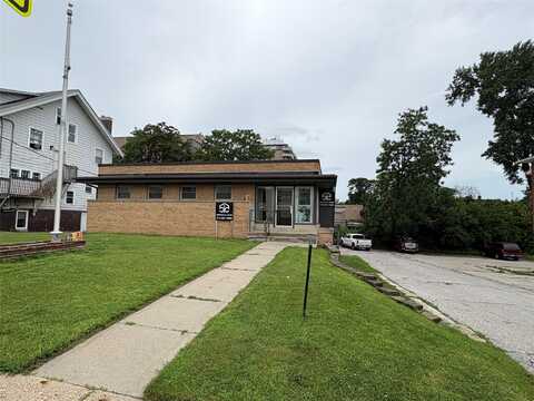 520 35th Street, Des Moines, IA 50312