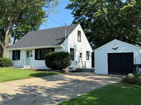 1205 Elder Lane, Des Moines, IA 50315