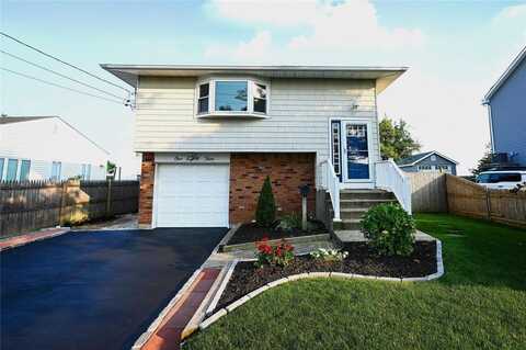 184 Sumpwams Avenue, Babylon, NY 11702