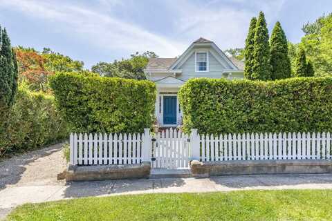 28 PALMER TER, Sag Harbor, NY 11963
