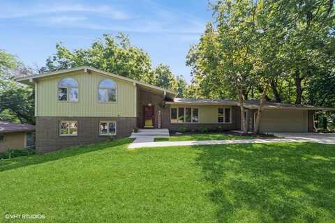 1711 Plaza Circle, Windsor Heights, IA 50324