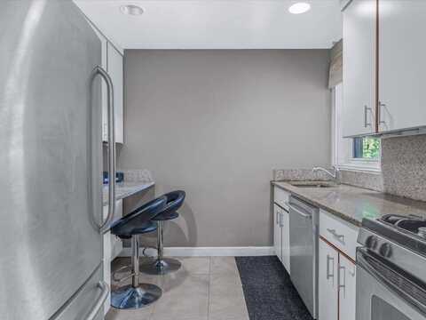 42-30 Douglaston Parkway, Douglaston, NY 11363