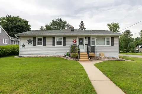 2115 Sunnyview, Dubuque, IA 52001
