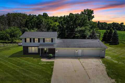 30020 Prier, Dyersville, IA 52040
