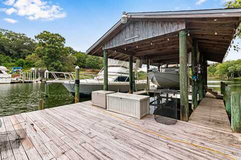 123 Star Drive, Fort Walton Beach, FL 32547