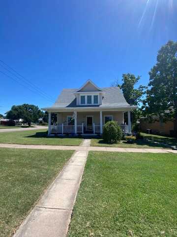 303 W Court St, Lincoln, KS 67455