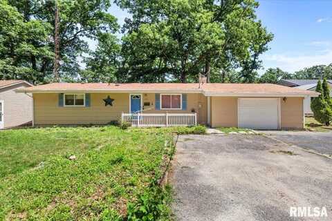 15858 OAK Lane, Girard, IL 62640