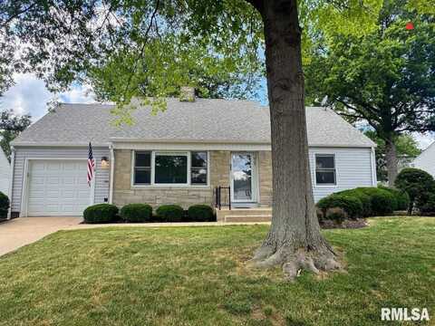 4107 N HOLLYRIDGE Circle, Peoria, IL 61614