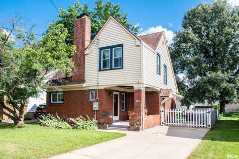 1926 W CALLENDER Avenue, West Peoria, IL 61604