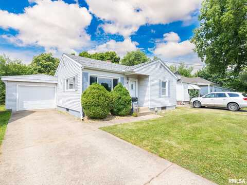 3 STARCEVICH Court, Pekin, IL 61554