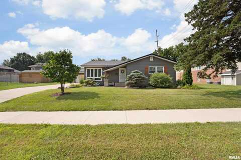 1217 7TH Street, De Witt, IA 52742