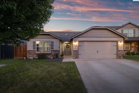 705 S Texas St, Kennewick, WA 99336
