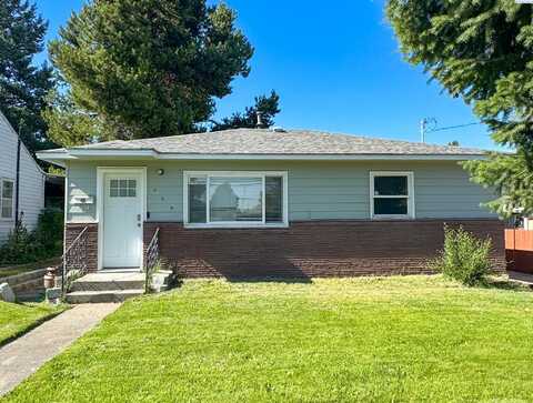 609 W 5th St., Grandview, WA 98930