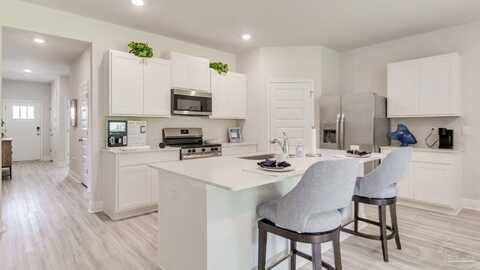 8068 Fir Tree Dr, Milton, FL 32583