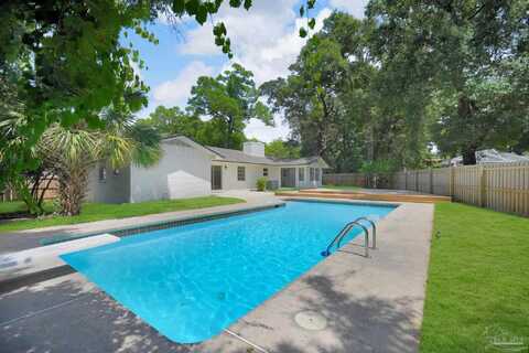 5745 Avenida Robledal, Pensacola, FL 32504