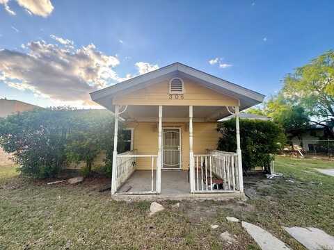 306 Lariat Road, Eagle Pass, TX 78852