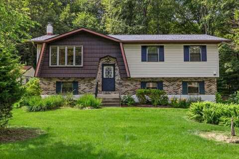 1134 Lake Of The Pines Boulevard S, East Stroudsburg, PA 18302