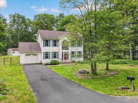 5 Flagstone Lane, East Stroudsburg, PA 18302