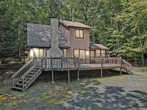 5913 NE Decker Road NE, Bushkill, PA 18324