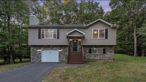 25 Hunter Lane, Albrightsville, PA 18210