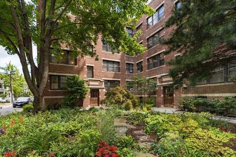 34 Ash St 204, Cambridge, MA 02138