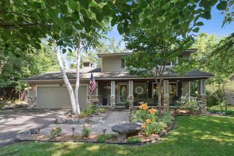 760 Bighorn Drive, Chanhassen, MN 55317