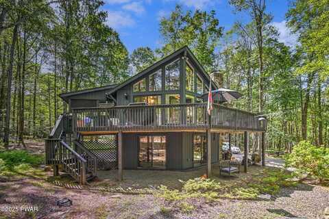 102 Sugarberry Lane, Greentown, PA 18426