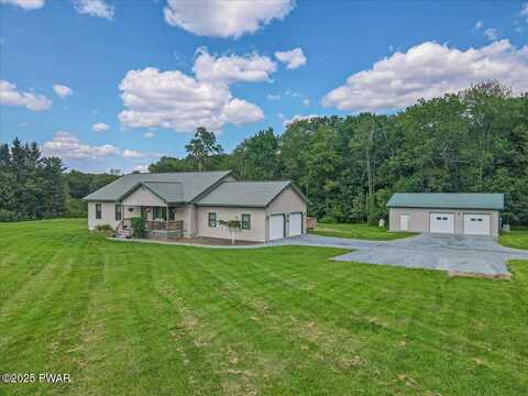 11 Coyote Ridge, Hawley, PA 18428