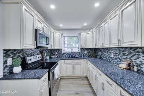 3109 Snowden Drive, Bushkill, PA 18324