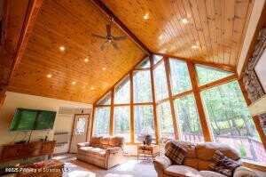 162 Fall Lane, Union Dale, PA 18470