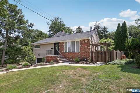 19 Winding Way, Cedar Grove, NJ 07009