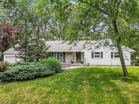 742 White Oak Road, Cresco, PA 18326