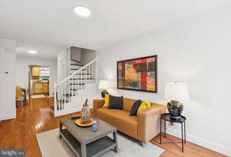 130 CATHARINE STREET, PHILADELPHIA, PA 19147