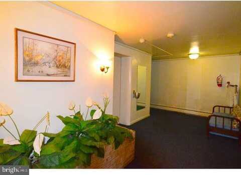 412 N WAYNE AVENUE, WAYNE, PA 19087