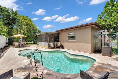 8107 NW 93rd Ter, Tamarac, FL 33321