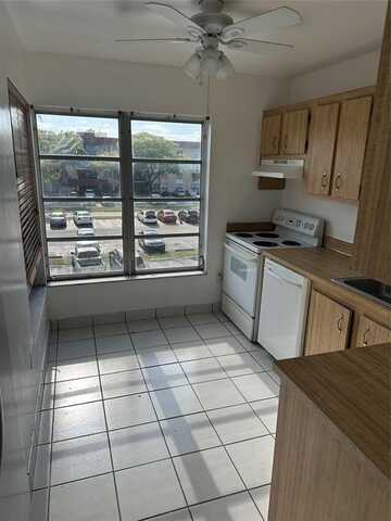 4174 Inverrary Dr, Lauderhill, FL 33319